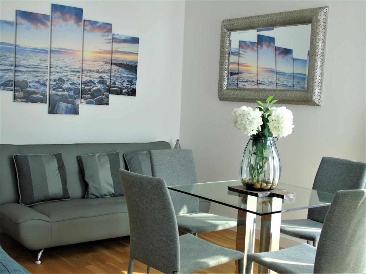 Seaview, Luxury Apartment, 2 Min Walk To Porth Beach New Quay Exterior foto