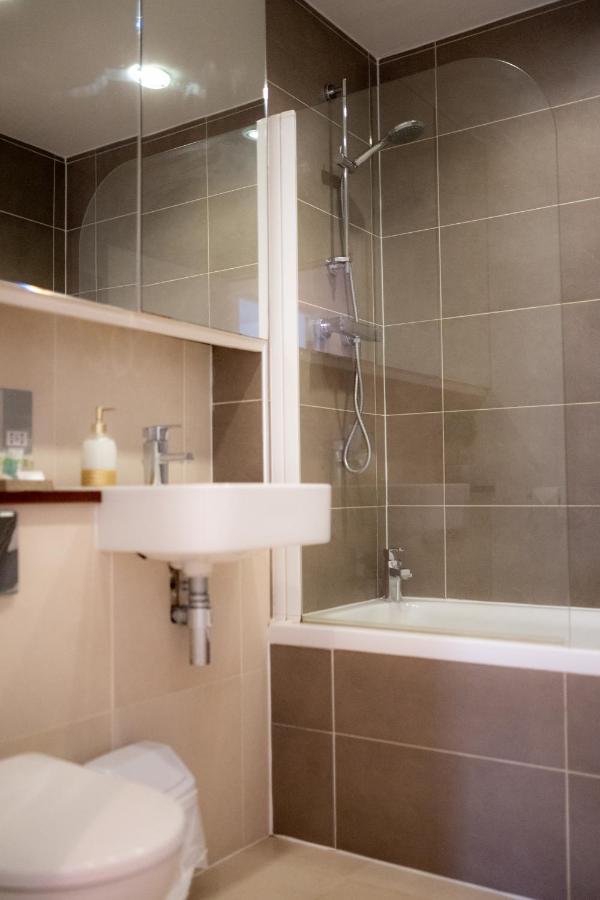 Seaview, Luxury Apartment, 2 Min Walk To Porth Beach New Quay Exterior foto